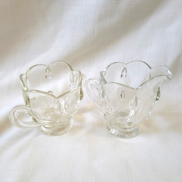 Vintage Indiana Glass Company Teardrop Sugar and Creamer Set - Picture 8 of 11